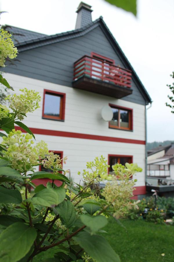 Ferienwohnung Conni 헬렌탈 외부 사진