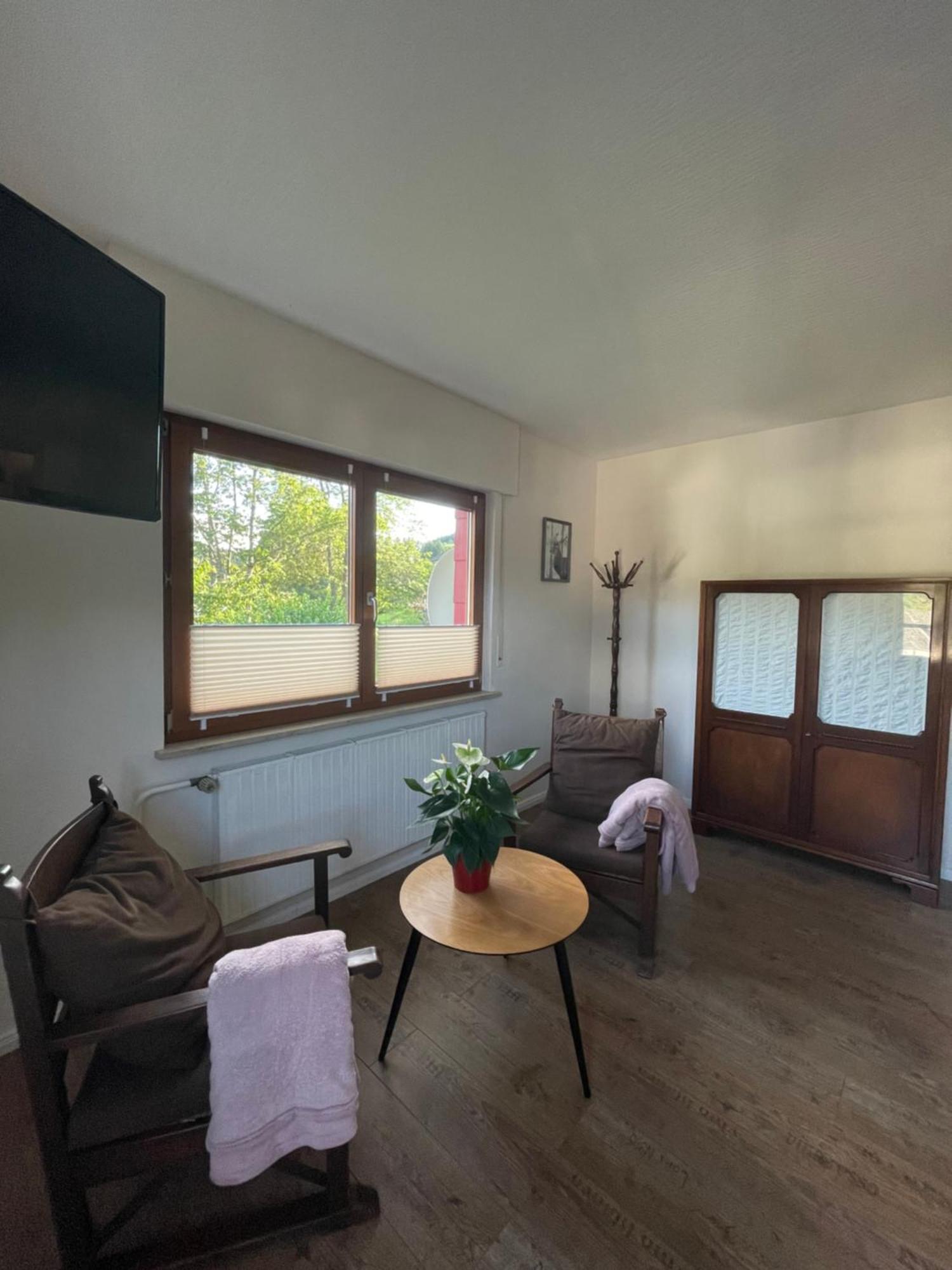 Ferienwohnung Conni 헬렌탈 외부 사진